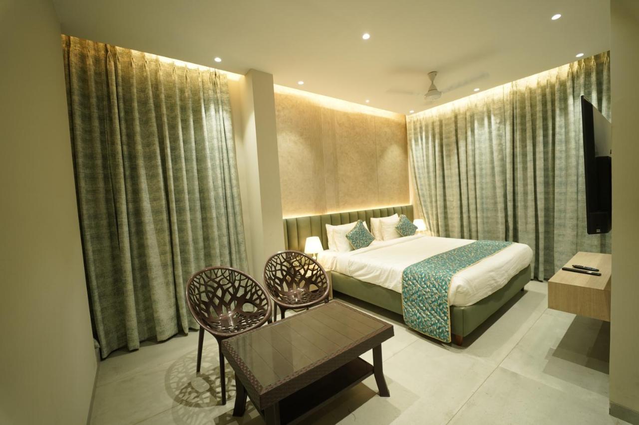 Hotel Laksh Rāipur Exteriér fotografie